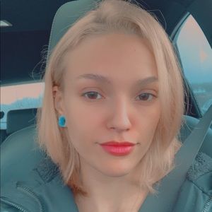 Meet your Posher, Julianna